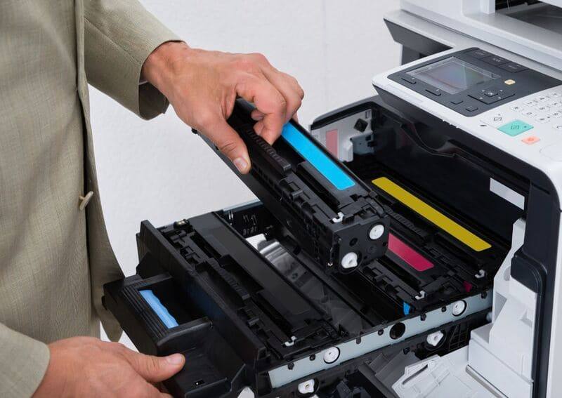 Cách xử lý máy photocopy Ricoh bị tràn mực thải an toàn