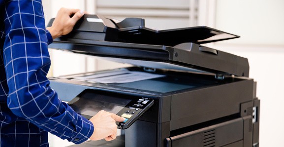 Mở tiệm photocopy nên thuê hay mua máy: so sánh tổng quan